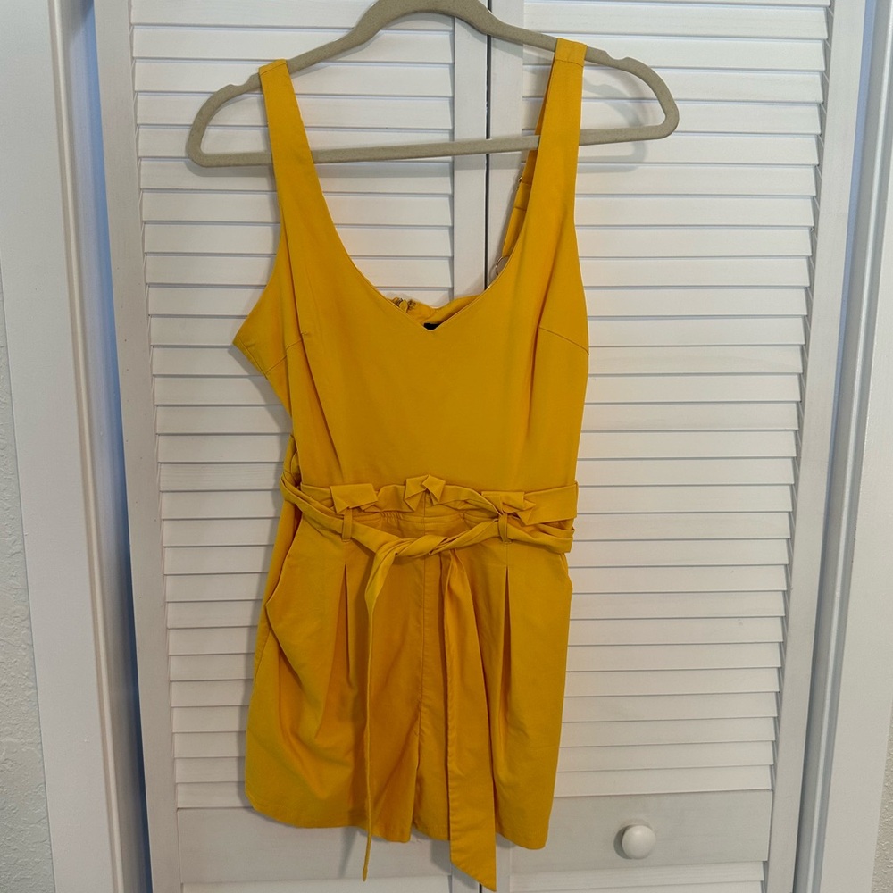 Gorgeous Summer Mustard short Jumper w/Pockets by Celebrity Fashion size Medium